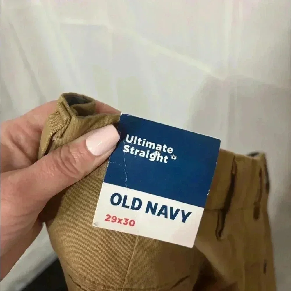 New with tags, men’s size 29x30 straight leg old navy brand pants, #L684